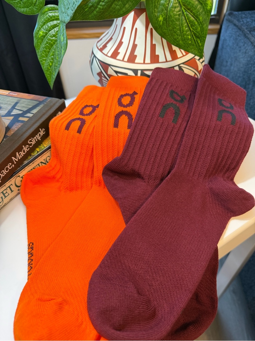 On Running Cloud Socks set of 2 Size Large in Bright Orange and Deep Burgundy